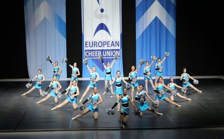 Το τσίρλιντιγνκ μπαίνει στα ελληνικά σχολεία και “σπάει” τις προκαταλήψεις (εγκύκλιος)