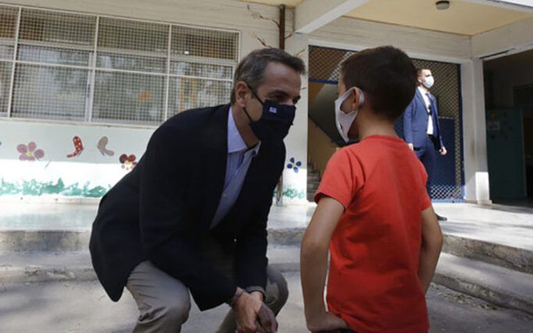 Εισηγήσεις ειδικών προς Κ. Μητσοτάκη για κλείσιμο Λυκείων και ολικό lockdown