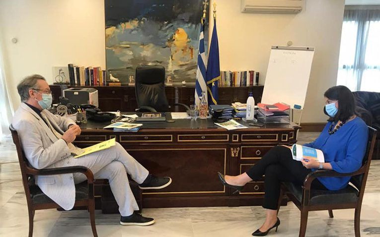 Πρωτοβουλία Κεραμέως για να δοθεί στους μικρούς μαθητές βιβλίο του Ευγένιου Τριβιζά για τον κορωνοϊό