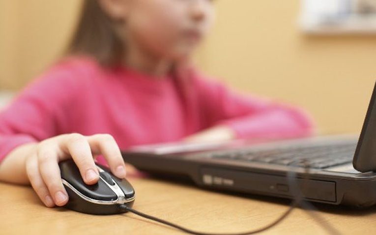 Webex στην Αλάσκα: Αρνητές γονείς αιτούνται τηλεκπαίδευση για τα παιδιά τους σε σχολεία στην Αλάσκα