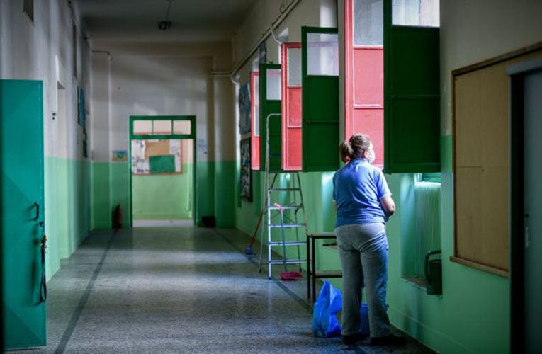 Εκπαιδευτικοί Νέας Σμύρνης: Διευθύντρια καλεί την αστυνομία για εσωτερικά ζητήματα του σχολείου