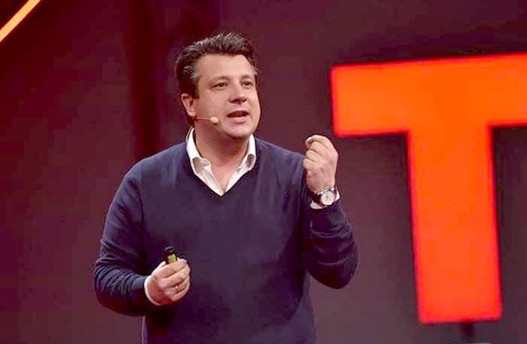 Δερμιτζάκης: Απογοητευτικό το ότι άνοιξαν οι εκκλησίες πριν από τα σχολεία