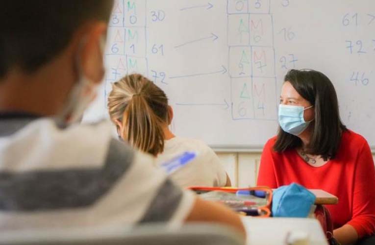 Σχολεία της Εύβοιας επισκέφτηκε η Νίκη Κεραμέως