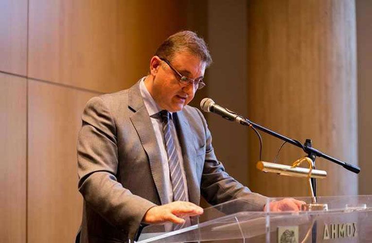 Εξαδάκτυλος: Όχι στο άνοιγμα σχολείων και λιανεμπορίου ταυτόχρονα