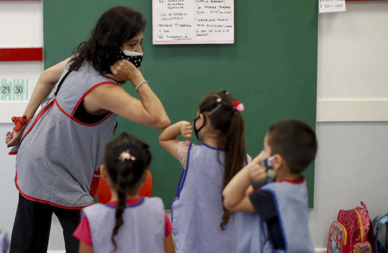 Αργεντινή: Άνοιξαν τα σχολεία με δικαστική απόφαση και παρά την αύξηση των κρουσμάτων