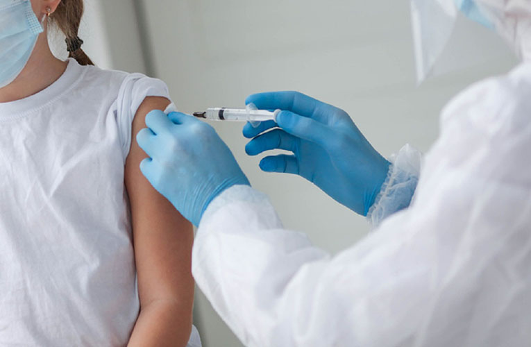 Κορωνοϊός: Ανοίγει η πλατφόρμα για την τέταρτη δόση του εμβολίου – Τι θα γίνει με τα παιδιά!