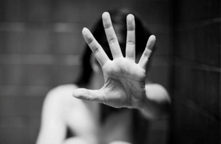 Δημόσιο: Η σεξουαλική παρενόχληση “ζει και βασιλεύει” έδειξε έρευνα της ΑΔΕΔΥ