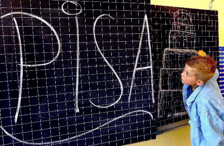 Ελληνική PISA: Οι μαθητές “έχασαν το τρένο” των Μαθηματικών από το Δημοτικό