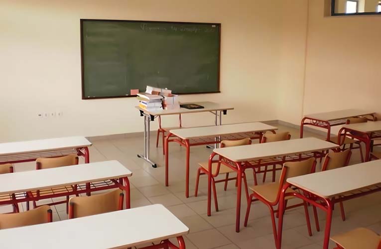 Προσλήψεις αναπληρωτών: Με 20.000 κενά εκπαιδευτικών θα γίνει ο αγιασμός στα σχολεία