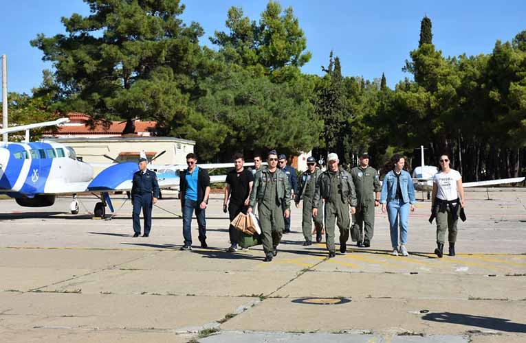 Μαθητές θα “πετάξουν” με εκπαιδευτικά αεροσκάφη της Πολεμικής Αεροπορίας
