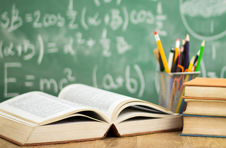 Σχολεία: Έρχεται στις τάξεις το «Πολλαπλό Βιβλίο» – Τι αλλαγές θα φέρει