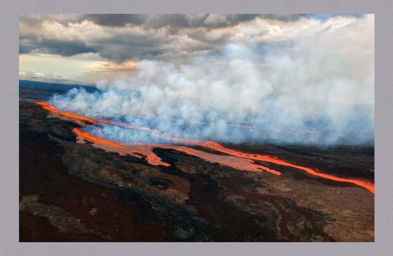 Το ηφαίστειο Mauna Loa της Χαβάης εκρήγνυται για πρώτη φορά από το 1984