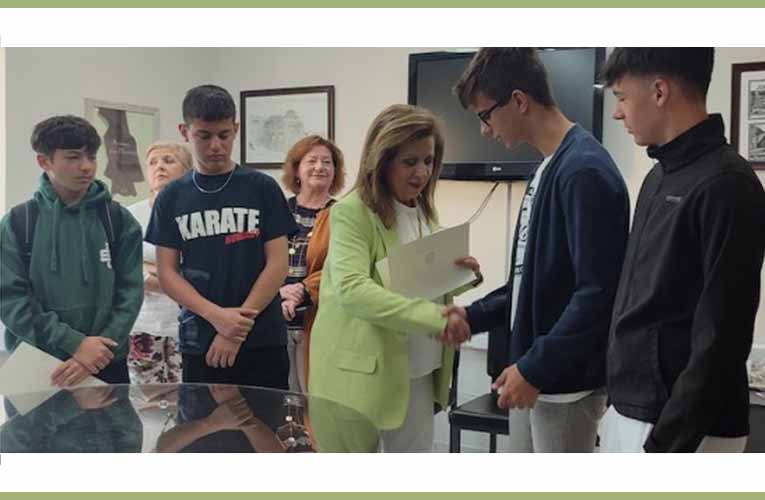 Βραβεύτηκαν για το ήθος και την εντιμότητά τους 4 μαθητές στην Πάτρα