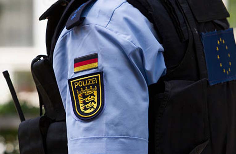 Συνελήφθησαν ανήλικοι μαθητές που εισέβαλαν με ψεύτικα όπλα σε σχολείο στο Αμβούργο