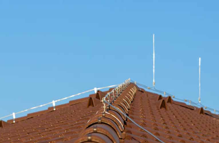 Θεσσαλονίκη: Κλέβουν τα αλεξικέραυνα από τα σχολεία