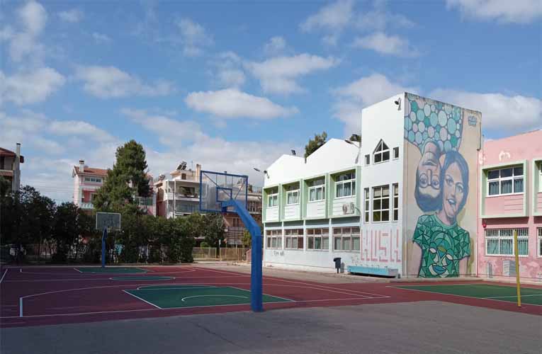 Πάτρα: Η Διευθύντρια του σχολείου ενήργησε απολύτως θεσμικά για το κινητό τηλέφωνο