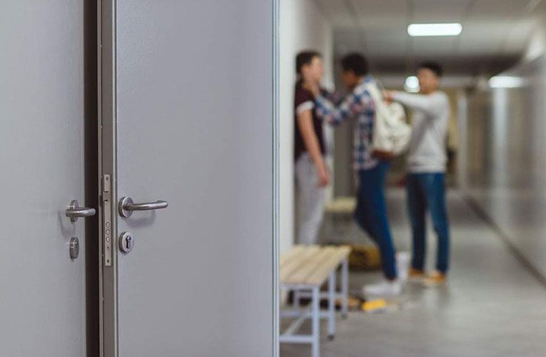 Βία και εκφοβισμός: Εμφανείς και αφανείς νταήδες | Τασούλα Καραϊσκάκη