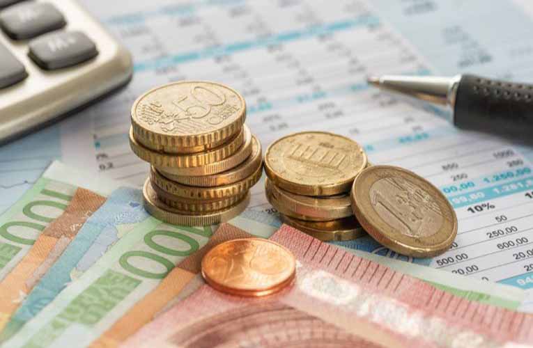 Συντάξεις: Φουντώνει το κύμα φυγής, αλλάζουν τα όρια ηλικίας συνταξιοδότησης από το 2026