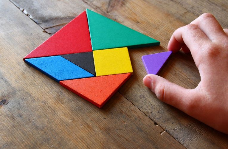 Tangram: Το Παιχνίδι που συνδυάζει διασκέδαση και μάθηση στην τάξη