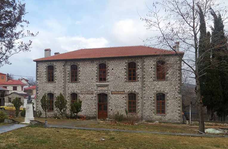 Ταξίδι στο παρελθόν: Το πετρόκτιστο Δημοτικό Σχολείο Σπηλαίου Γρεβενών