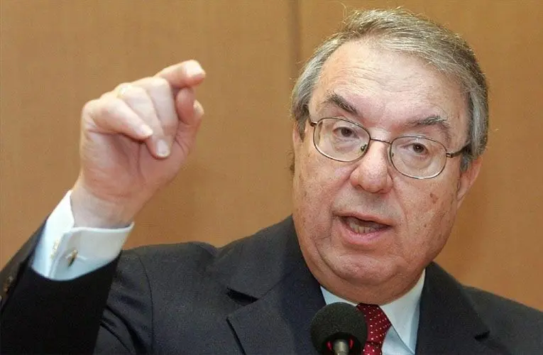 Γιώργος Μπαμπινιώτης: «Φτάνει πια με τους influencers»