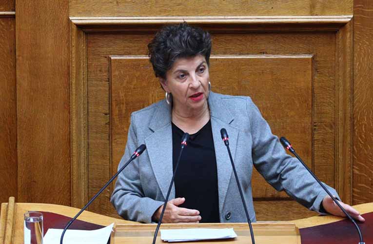 Κ. Μάλαμα: Κοινωνικά προσβλητικό και παιδαγωγικά ακατάλληλο παράδειγμα στο νέο σχολικό βιβλίο «Οικονομικά» της Γ΄ Γυμνασίου