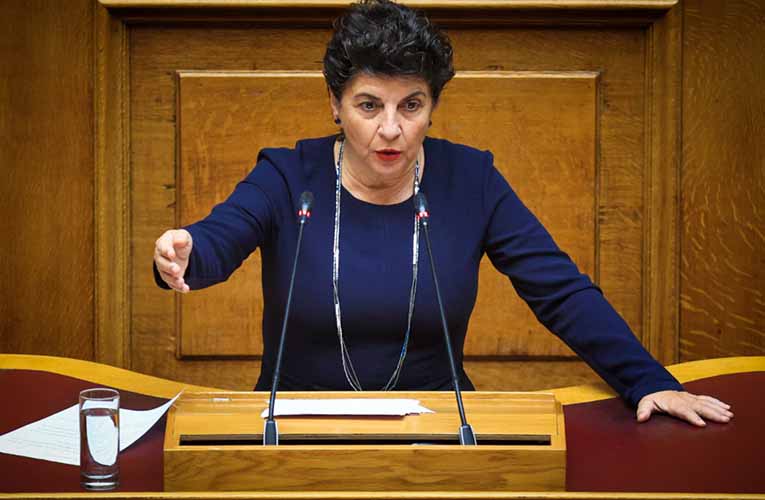 Κ. Μάλαμα για σχολικούς νοσηλευτές: Επιβάλλεται η κάλυψη όλων των λειτουργικών κι οργανικών κενών