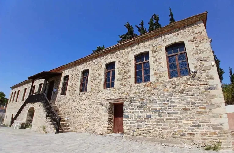 Ταξίδι στο παρελθόν: Πέτρινο Δημοτικό Σχολείο Νικήτης Χαλκιδικής