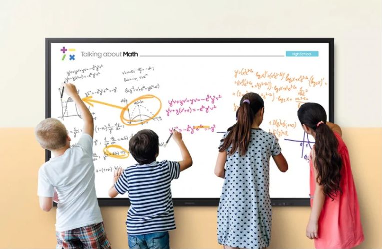 Σεμινάρια Εξοικείωσης με τον διαδραστικό εξοπλισμό του ΥΠΑΙΘΑ